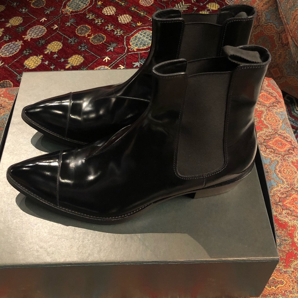 Berluti Black Pointed Toe Chelsea Boots